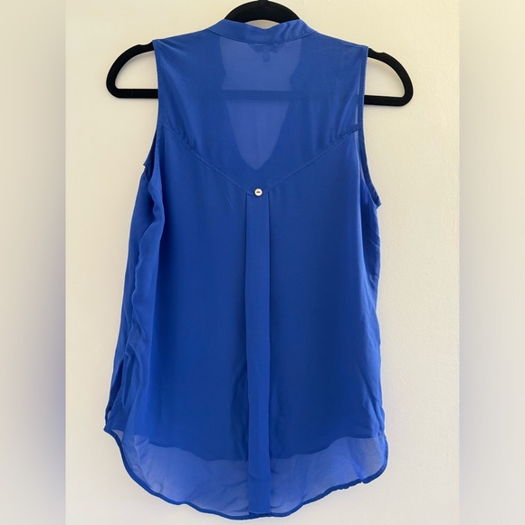 Naked Zebra Sleeveless Button up Royal Blue Blouse Size Small - Picture 2 of 7